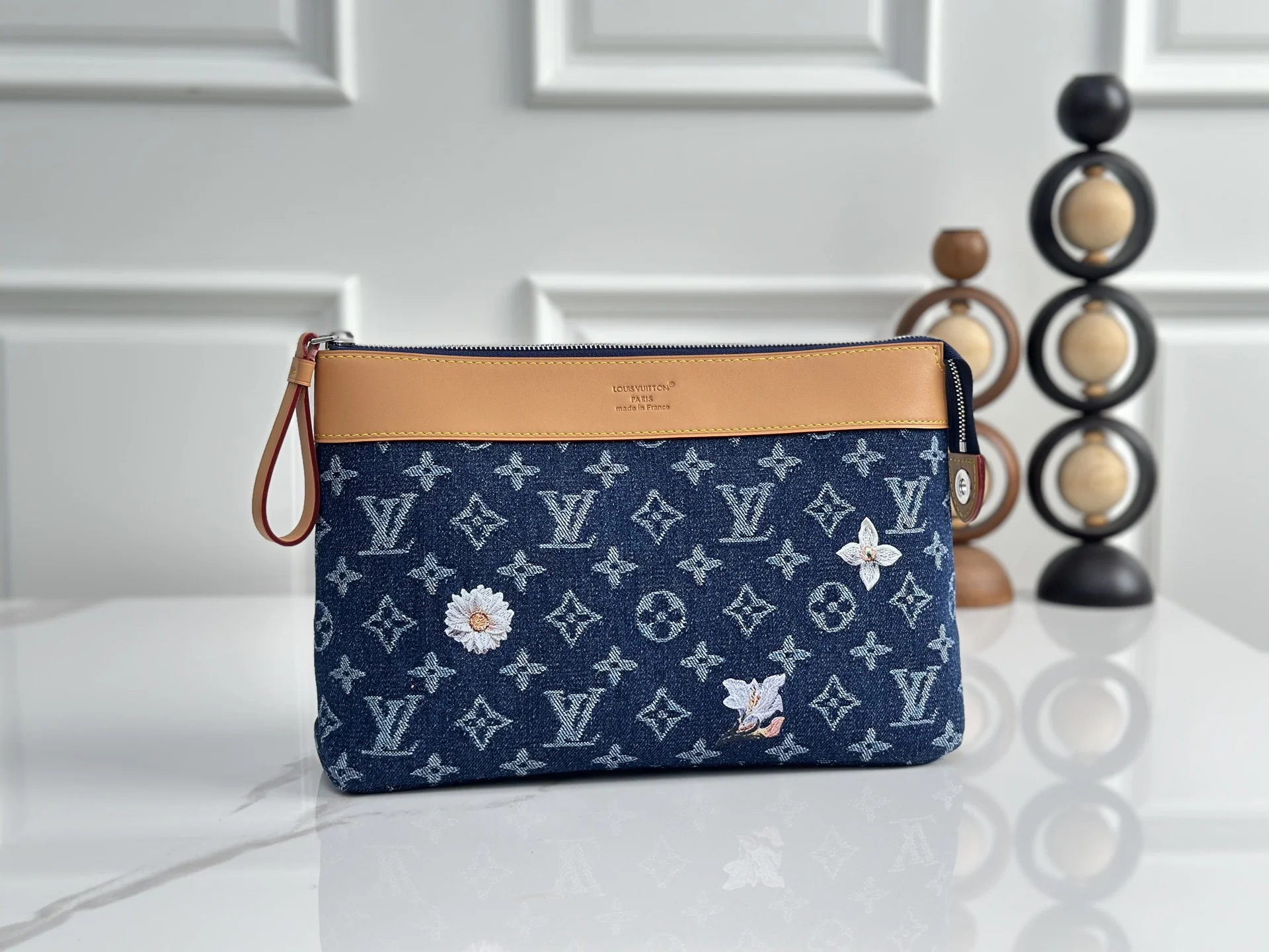 Louis Vuitton M27559 Blue Denim Handbag Women s Clutch - Detail view 1