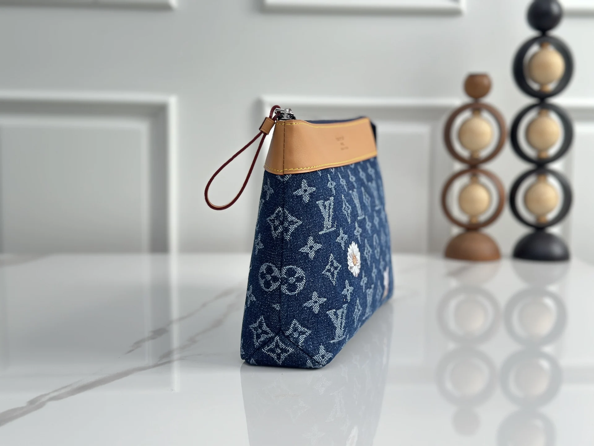 Louis Vuitton M27559 Blue Denim Handbag Women s Clutch - Detail view 2