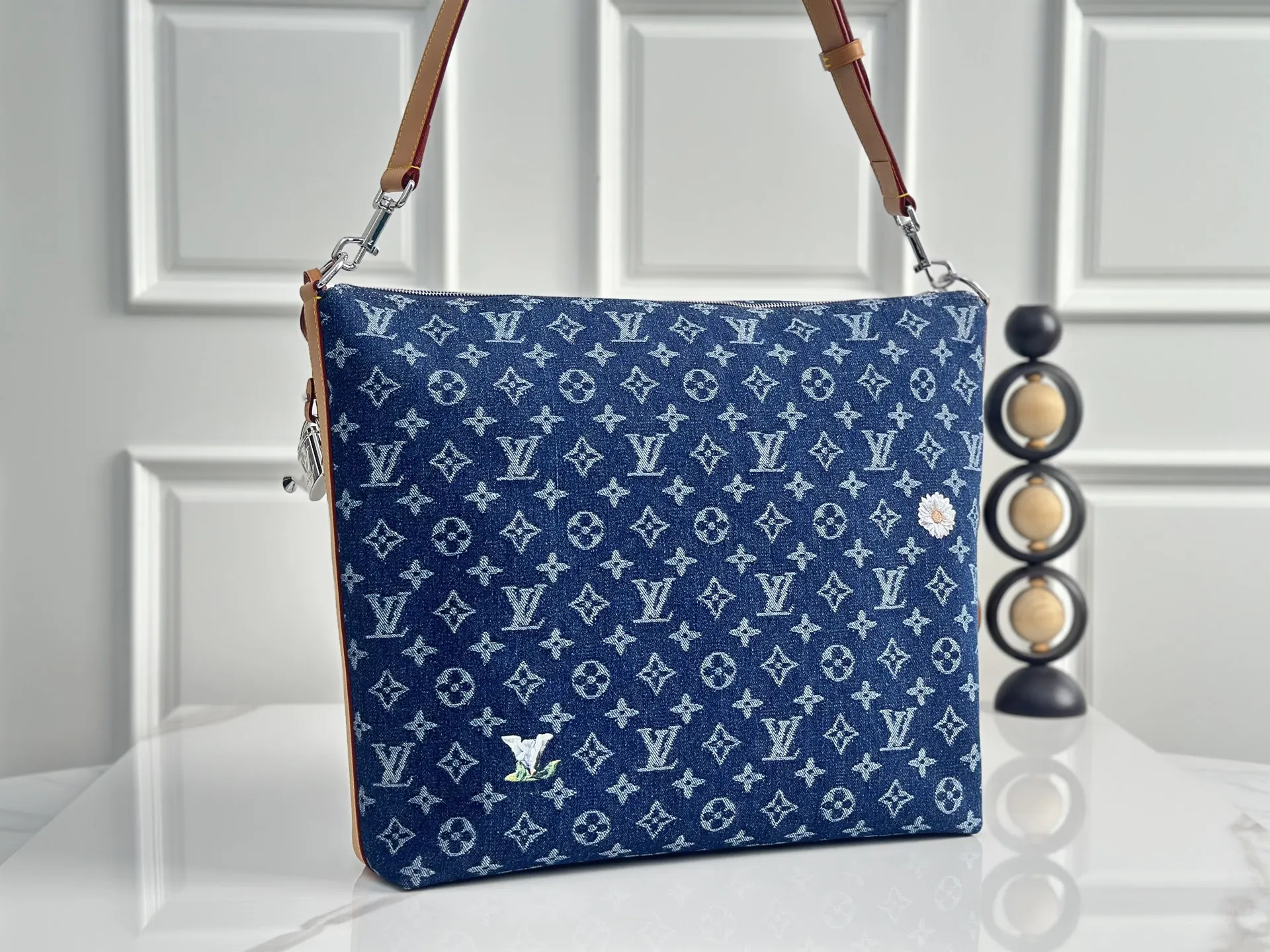 Louis Vuitton M27555 Blue Denim Shoulder Bag Women s Shoulder Bag - Detail view 3