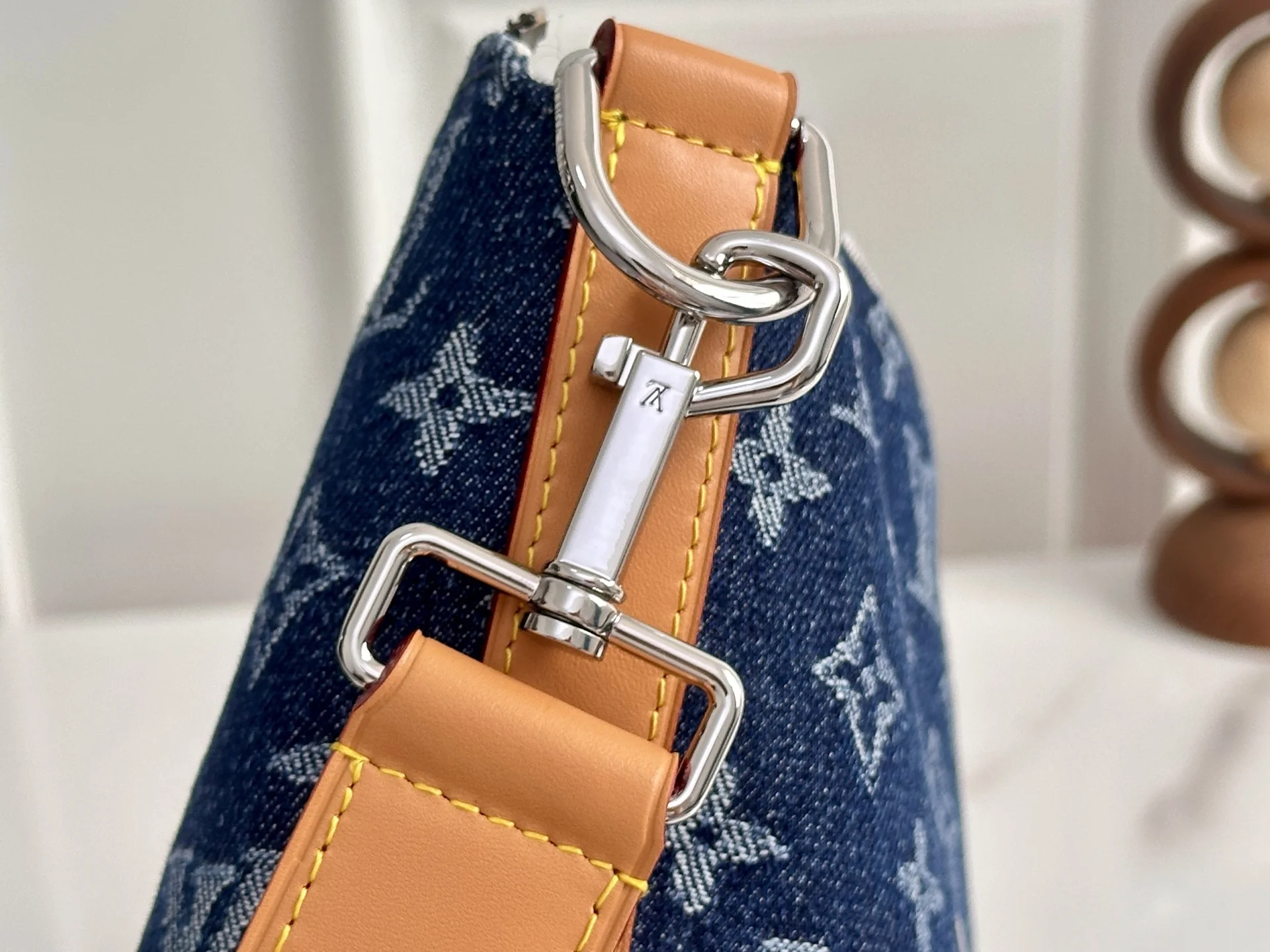 Louis Vuitton M27555 Blue Denim Shoulder Bag Women s Shoulder Bag - Detail view 7