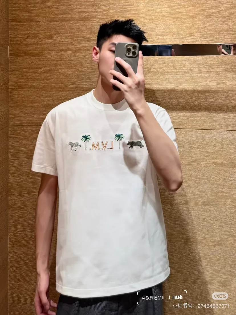 Louis Vuitton Unisex new embroidered T-shirt. - Detail view 11