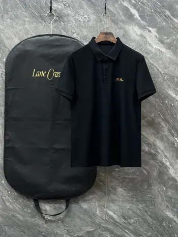 Business casual commuting style, short-sleeve polo shirt.