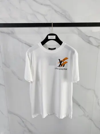 最新款短袖圆领T恤