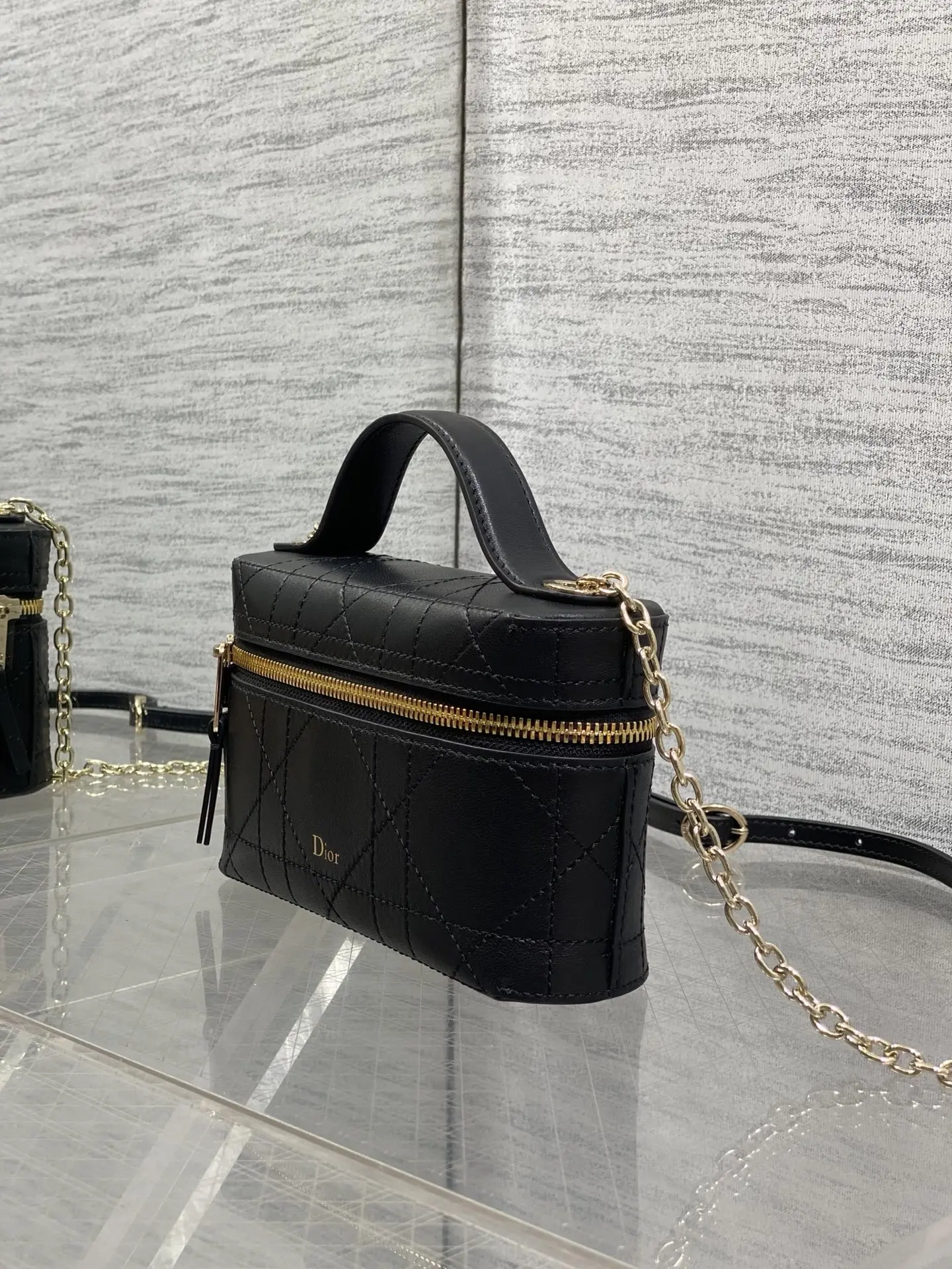 Dior Chip makeup bag women s crossbody bag - Detail view 6