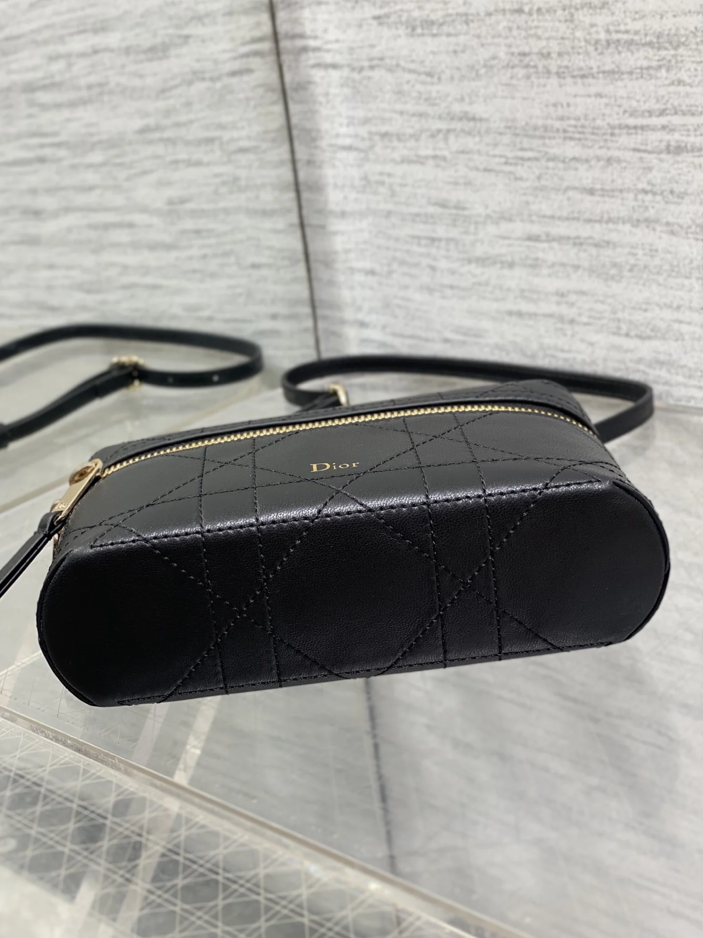 Dior Chip makeup bag women s crossbody bag - Detail view 7