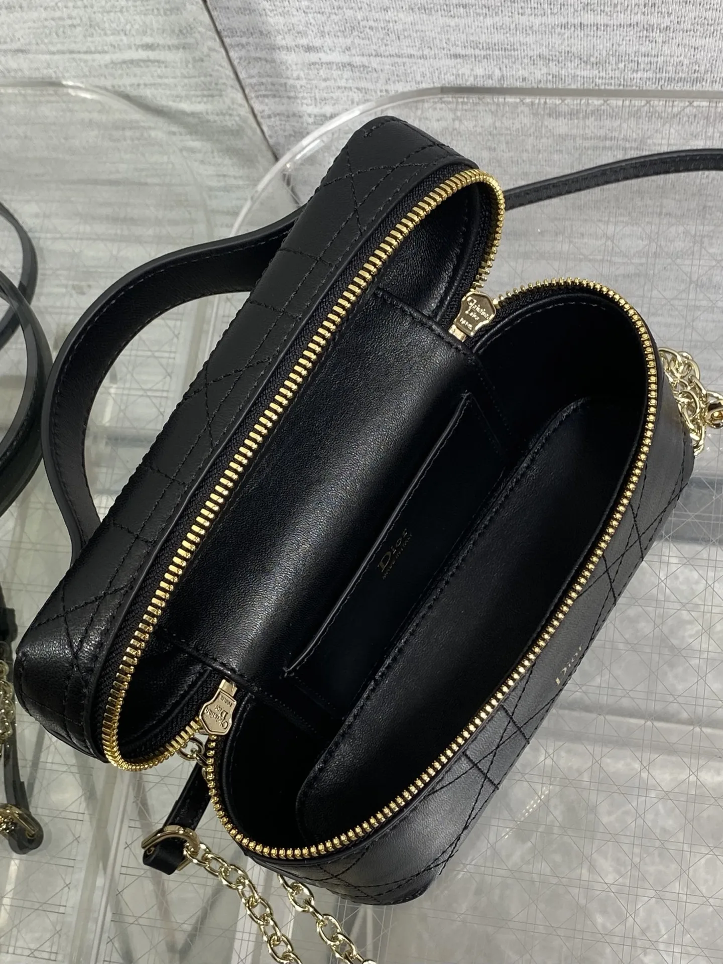 Dior Chip makeup bag women s crossbody bag - Detail view 8