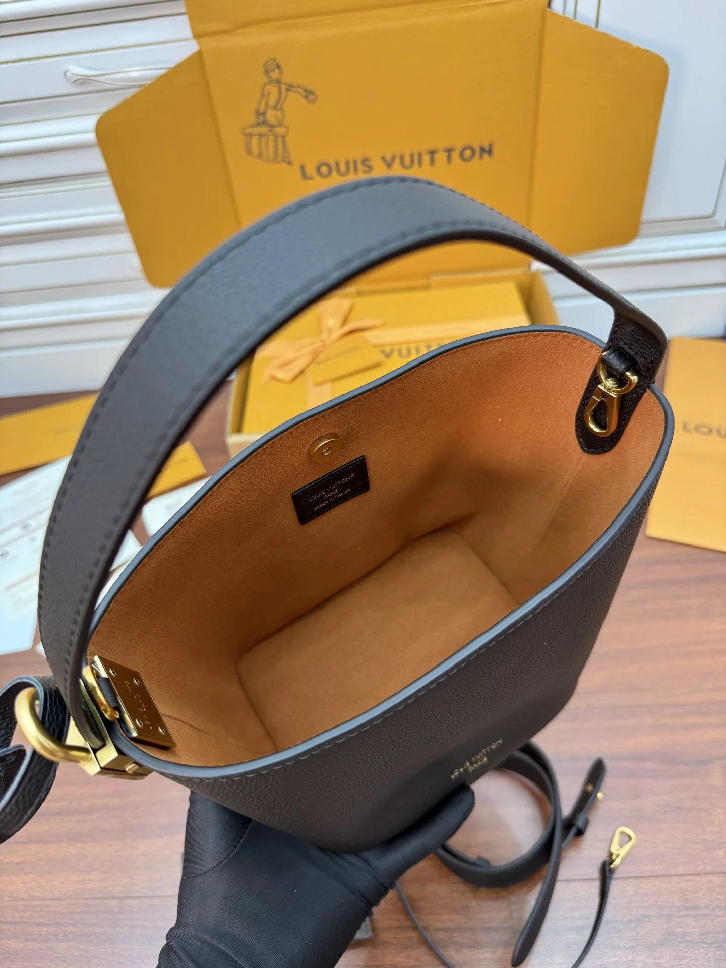 LVM25543 进口菱形面料礼品袋 女士斜挎包 - 细节图 5