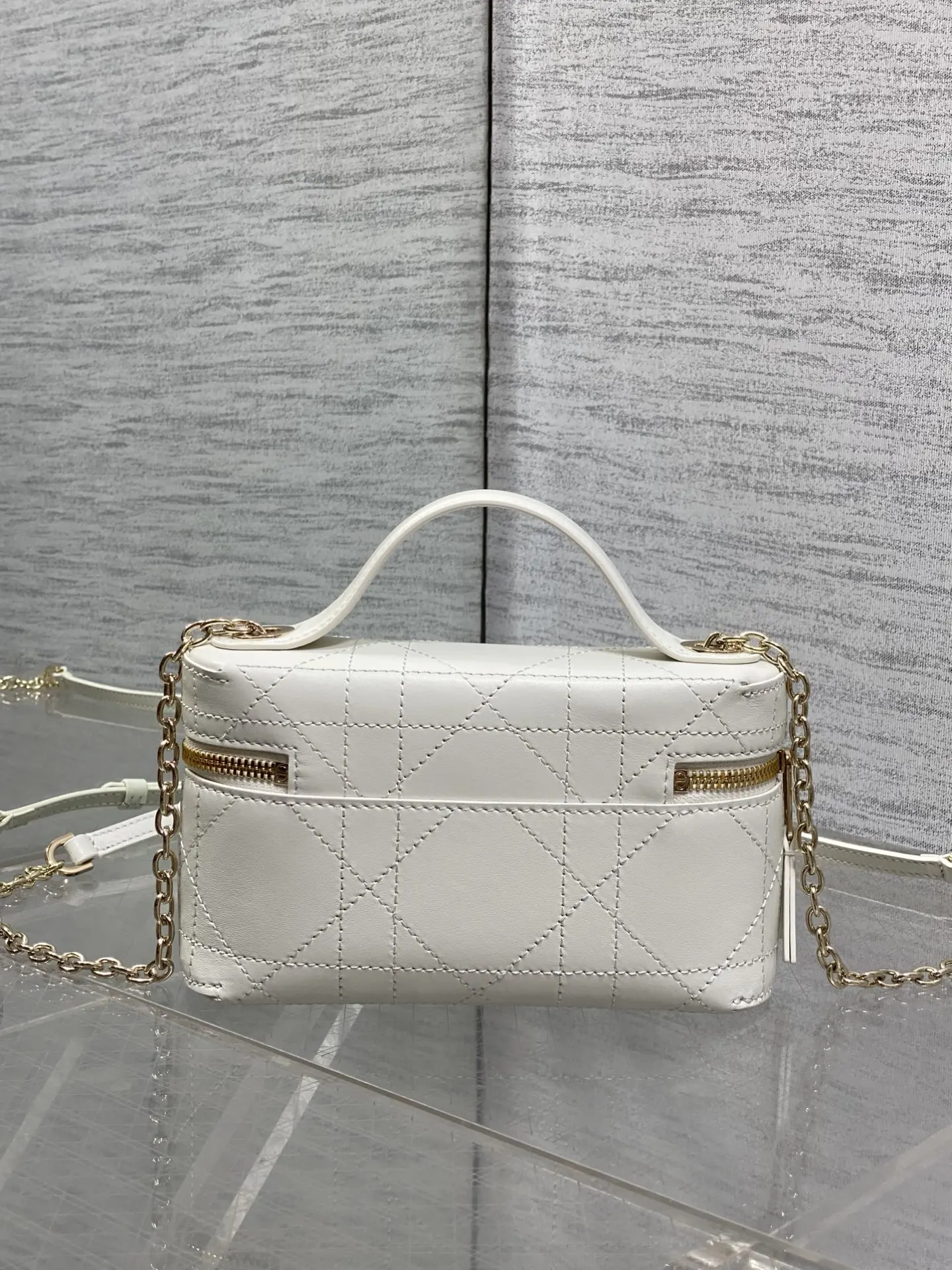 Dior Chip makeup bag women s crossbody bag - Detail view 5