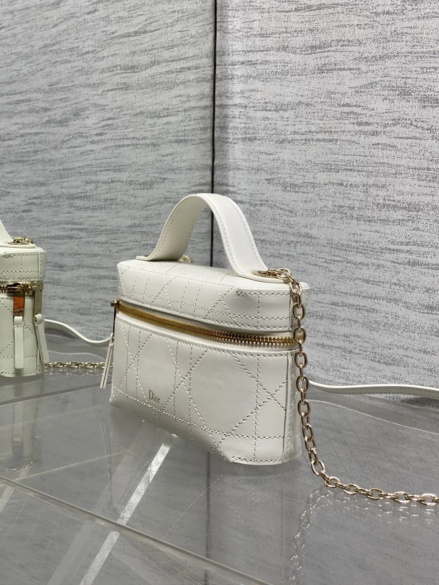 Dior Chip makeup bag women s crossbody bag - Detail view 6