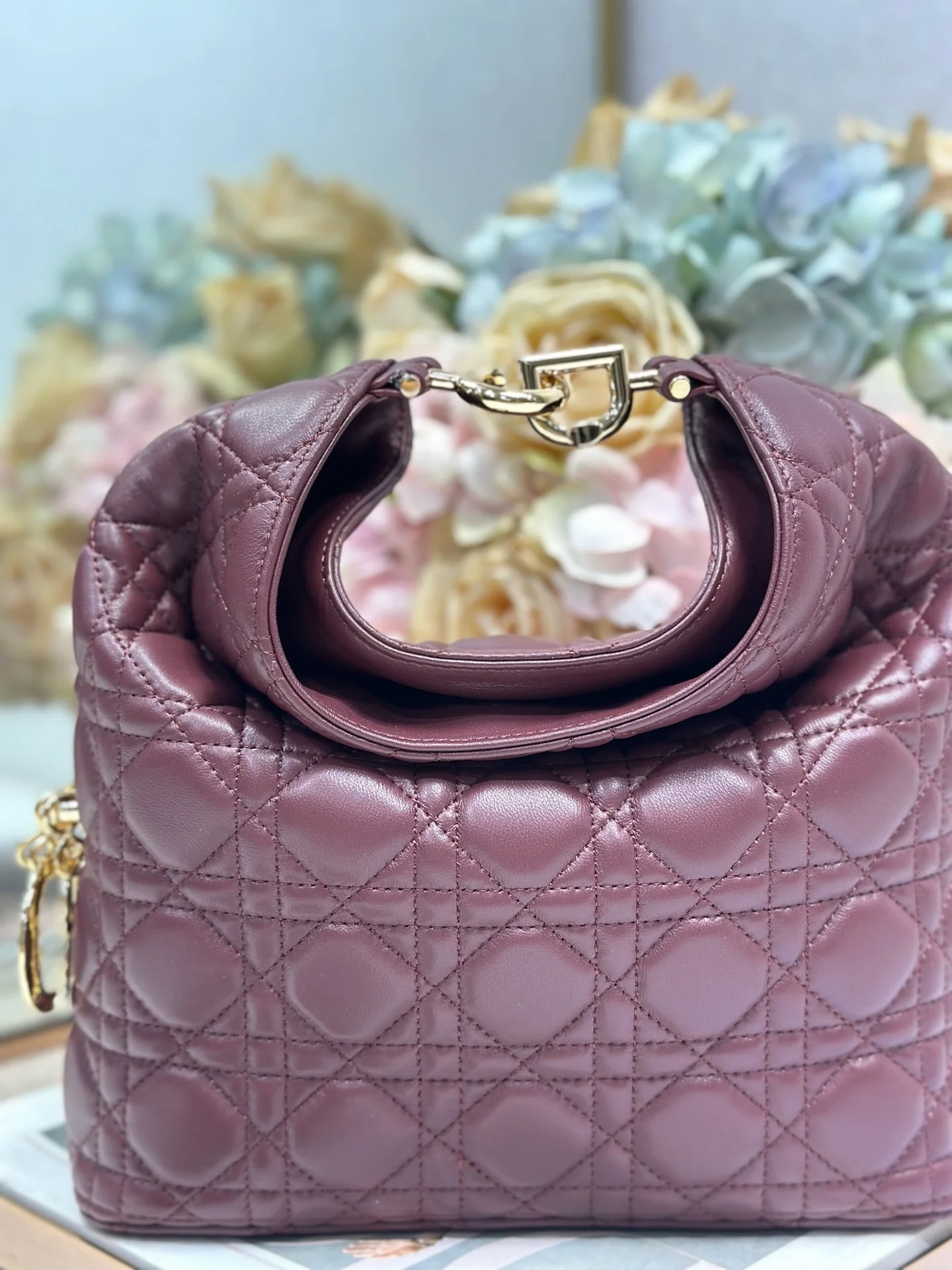 Dior 1538 Sheepskin Pleated Handbag Women s Tote Bag - Detail view 4