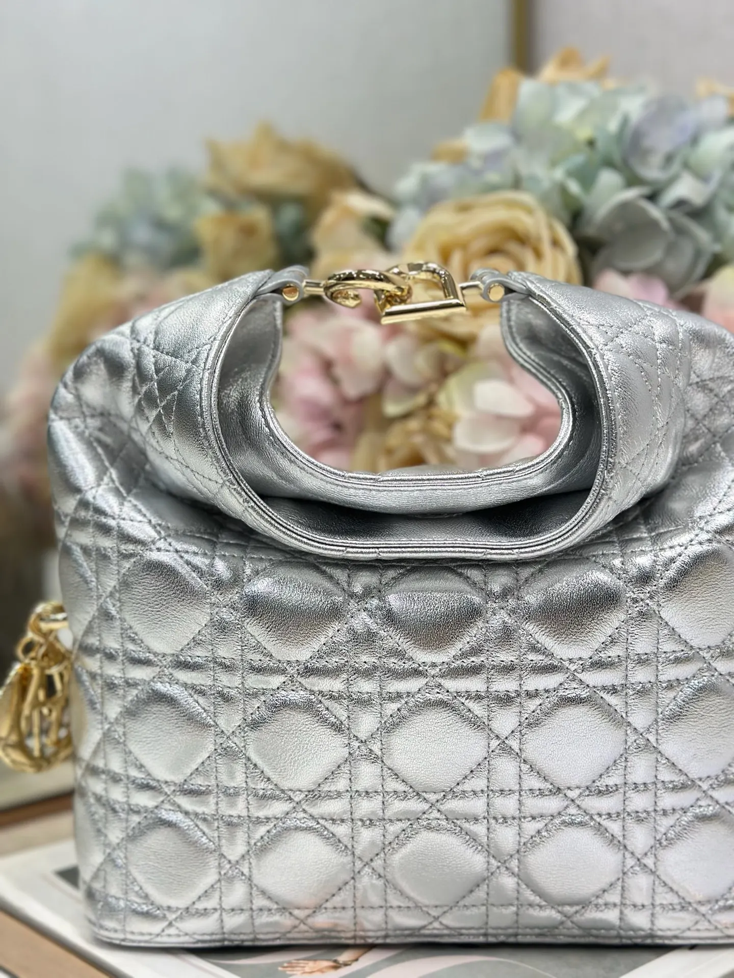 Dior 1538 Sheepskin Pleated Handbag Women s Tote Bag - Detail view 4