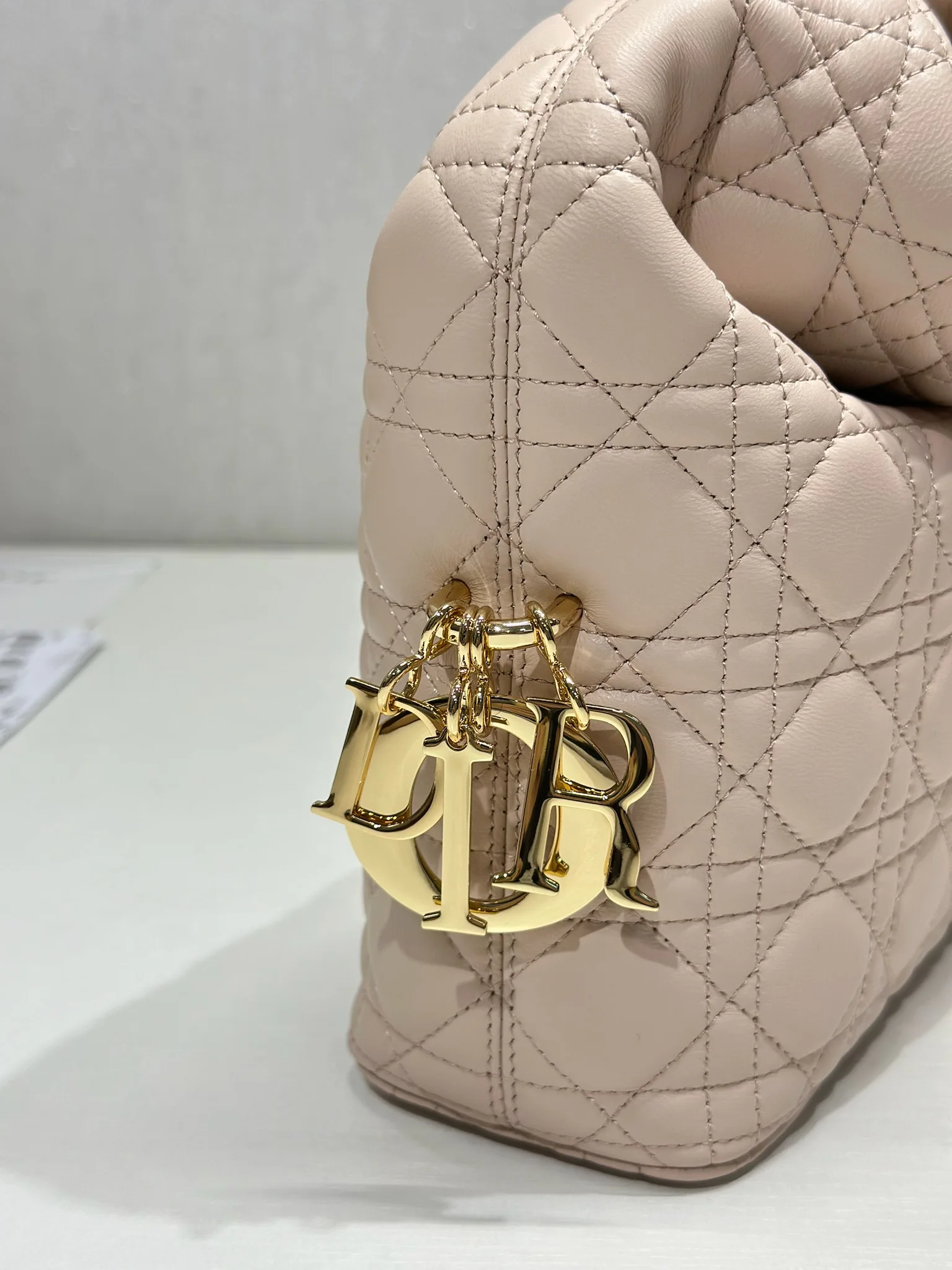 迪奥1538 羊皮褶皱手袋 女士手提包 - 细节图 5