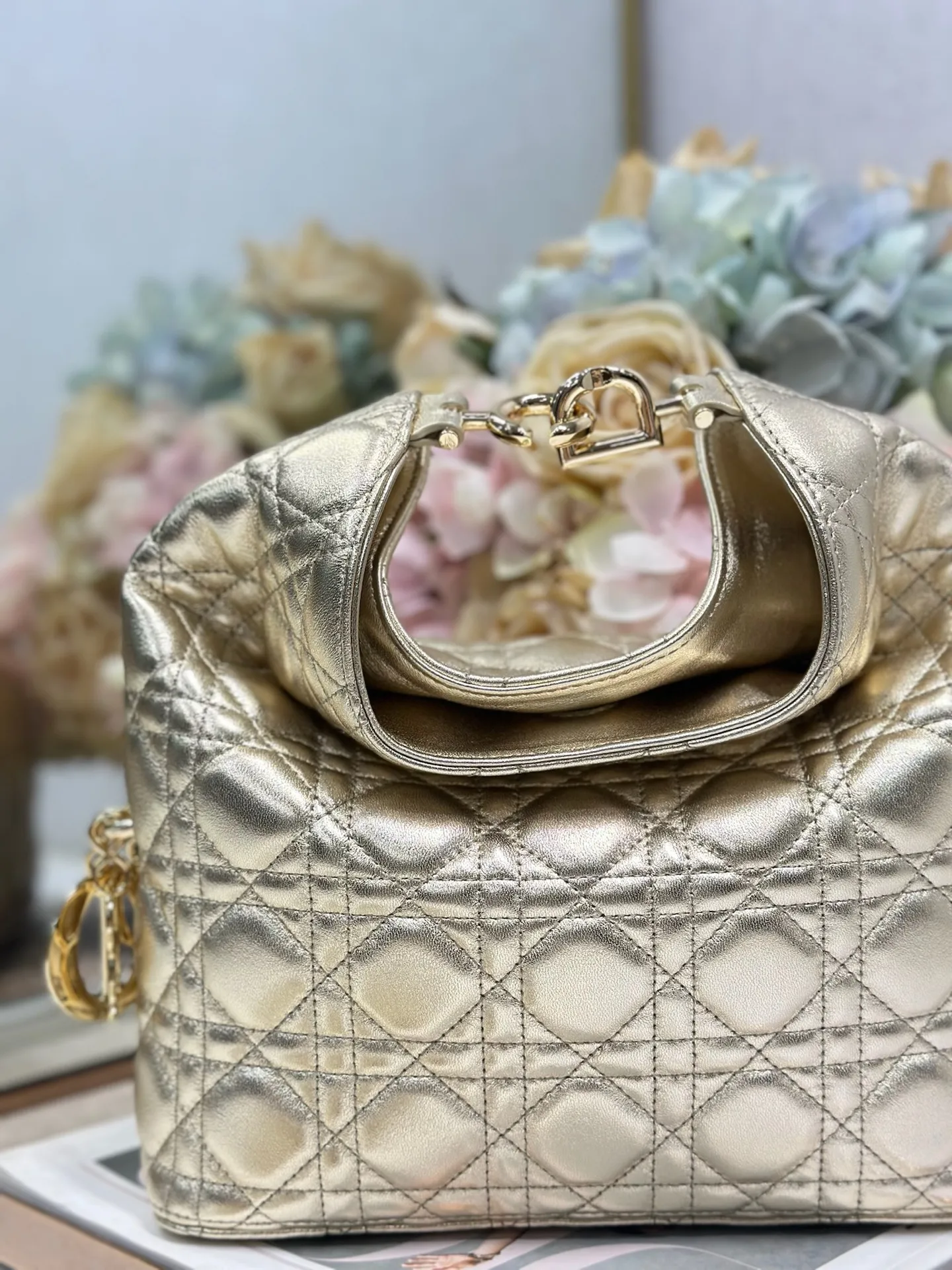 Dior 1538 Sheepskin Pleated Handbag Women s Tote Bag - Detail view 4