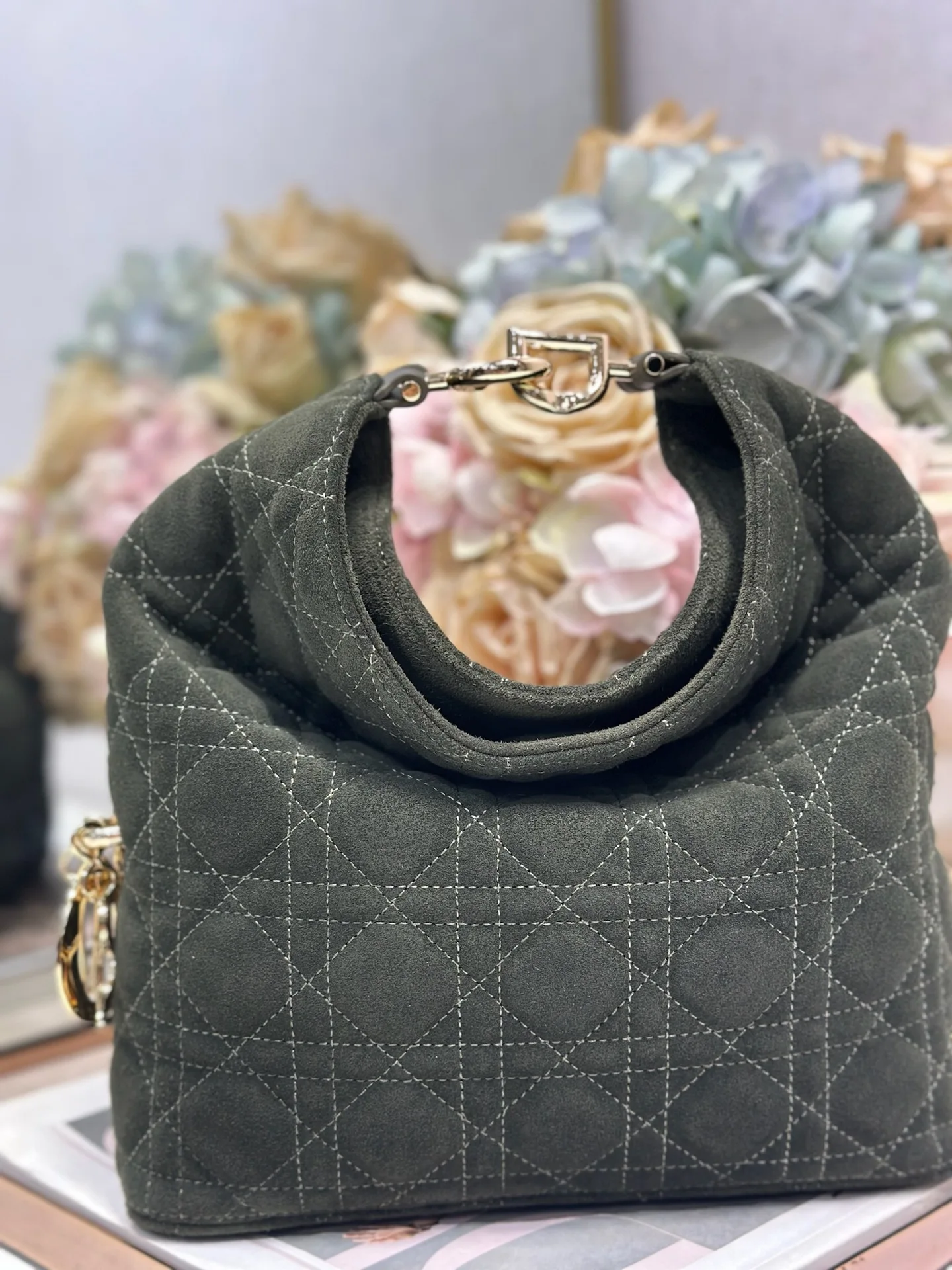 Dior 1538 Sheepskin Pleated Handbag Women s Tote Bag - Detail view 4