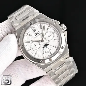 太阳出品 白壳 再一次尽善尽美 IWC 万国 表全新工程师系列 LP2/BJ1 致敬 杰罗 达尊的经典设计 1    机芯 采用82650型自制机芯 其机芯运转稳定 走时精准 几乎零返修 2   表壳 正品开模 1:1完美还原 腕表尺寸41.6mm 整个表壳采用大面积拉丝工艺 醒目的圆形表圈搭配功能性螺丝 太阳出品精致推荐男士多功能机械腕表 立即抢购