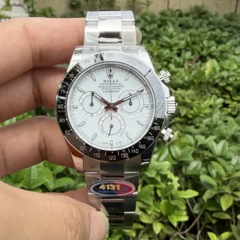 太阳出品 劳力士 ROLEX C2 最新迪通拿系列 超级砝码无卡度Cal:4131机芯 性能稳定可靠拒绝一眼假1材质 坚持使用904L不锈钢 呈现出更润泽 更偏灰白色的金属光泽 并且更耐腐蚀 表壳每一个曲面 棱角的初始数据就无限接近原版 表带与表壳 细节打磨视觉 观察表带链节之间的连接处 以及表耳与表带的衔接处 几乎与正品无差异细节决定品质 ERF工厂是您不二选择 太阳出品精致推荐男士多功能机械腕表