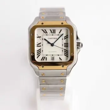 太阳出品 白钢  GF 卡地亚 CARTIER 山度士系列 KH1 好消息 GF山度士升级了  此次升级内容如下 V2版本经过多次修正匹配 表带头粒终可与原装互换了 原装玩家再也不用去专柜购买昂贵的表带  腕表附赠的小牛皮表带也修正了头粒的耐用性 不再容易开裂 另外 字面颜色也更接近原装  表壳直径 39.8mm 厚度 9.08mm  搭载MIYOTA9015自动上链式机芯 太阳出品精致推荐男士机械腕表
