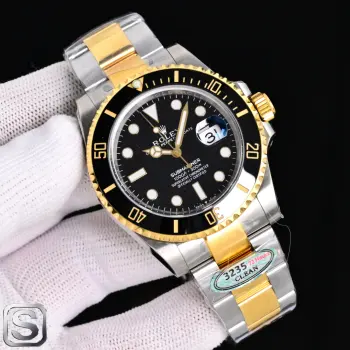 太阳出品 白壳  劳力士 ROLEX 水鬼系列 CM2 劳力士潜航者系列是经典腕表的典范 号称是经典中的经典  今天更新的是官方最新出的尺寸 表径41mm  搭载3235-3230机芯 终身保固 表壳采用劳力士特有的黄金钢 904L不锈钢和18K黄金的组合 材质 搭配黑色 蓝色的表盘 Cerachrom陶瓷字圈和金涂层数字 既时尚又不失庄重 表冠采用三扣锁上链表冠 三扣锁上链表冠可以说是劳力士专为潜航者型研发的三重防水系统 男士机械腕表