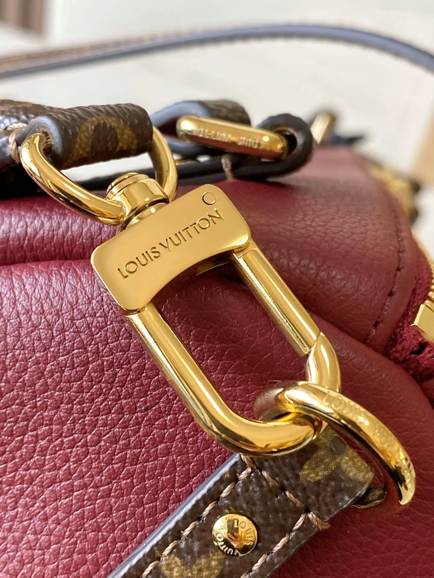 LV10133 A级全钢五金中号手袋 女士斜挎包 - 细节图 5