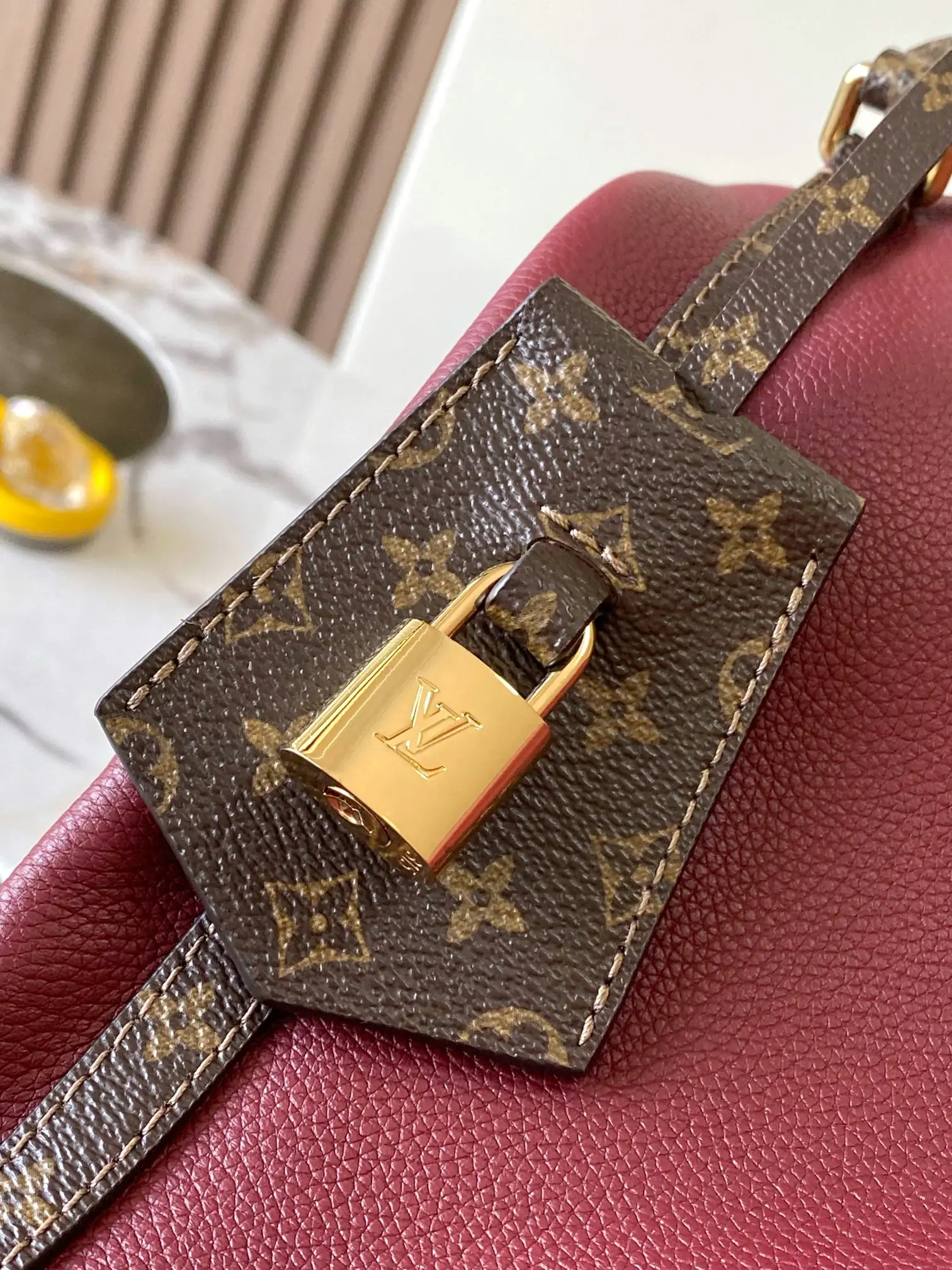 LV10133 A级全钢五金中号手袋 女士斜挎包 - 细节图 8