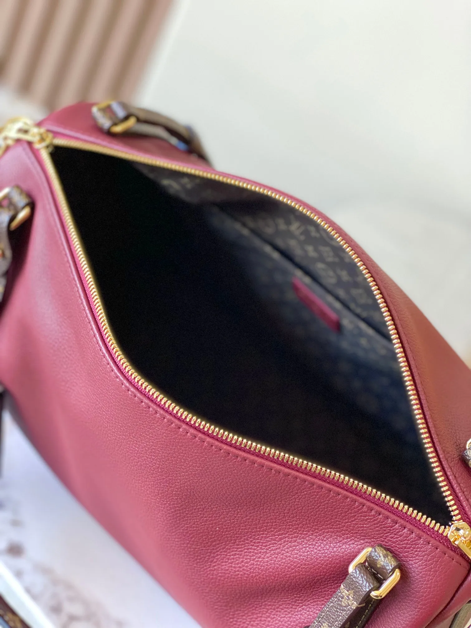 LV10133 A级全钢五金中号手袋 女士斜挎包 - 细节图 9