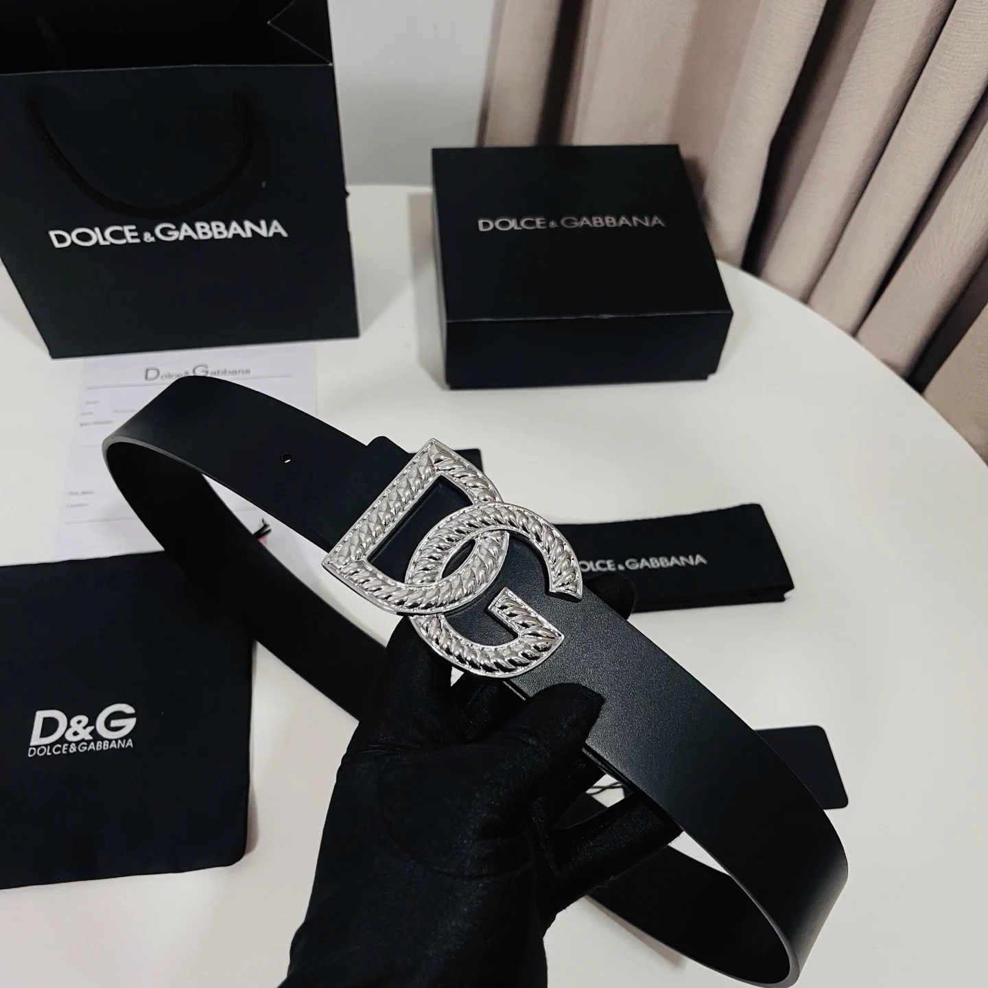 原单DG皮带|高仿DG皮带|精仿DG皮带|一比一DG皮带Dolce Gabbana 新款 金色电镀金属徽标搭扣 搭扣下方设有点扣  无镍搭扣与配件  意大利制造 4.0cm