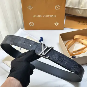LV.路易威登  宽度 40mm宽度 正品一体铸造五金钢扣 原厂皮料 双面原厂定制进口面料 可双面使用