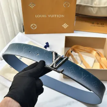 LV.路易威登  宽度 40mm宽度 正品一体铸造五金钢扣 原厂皮料 双面原厂定制进口面料 可双面使用