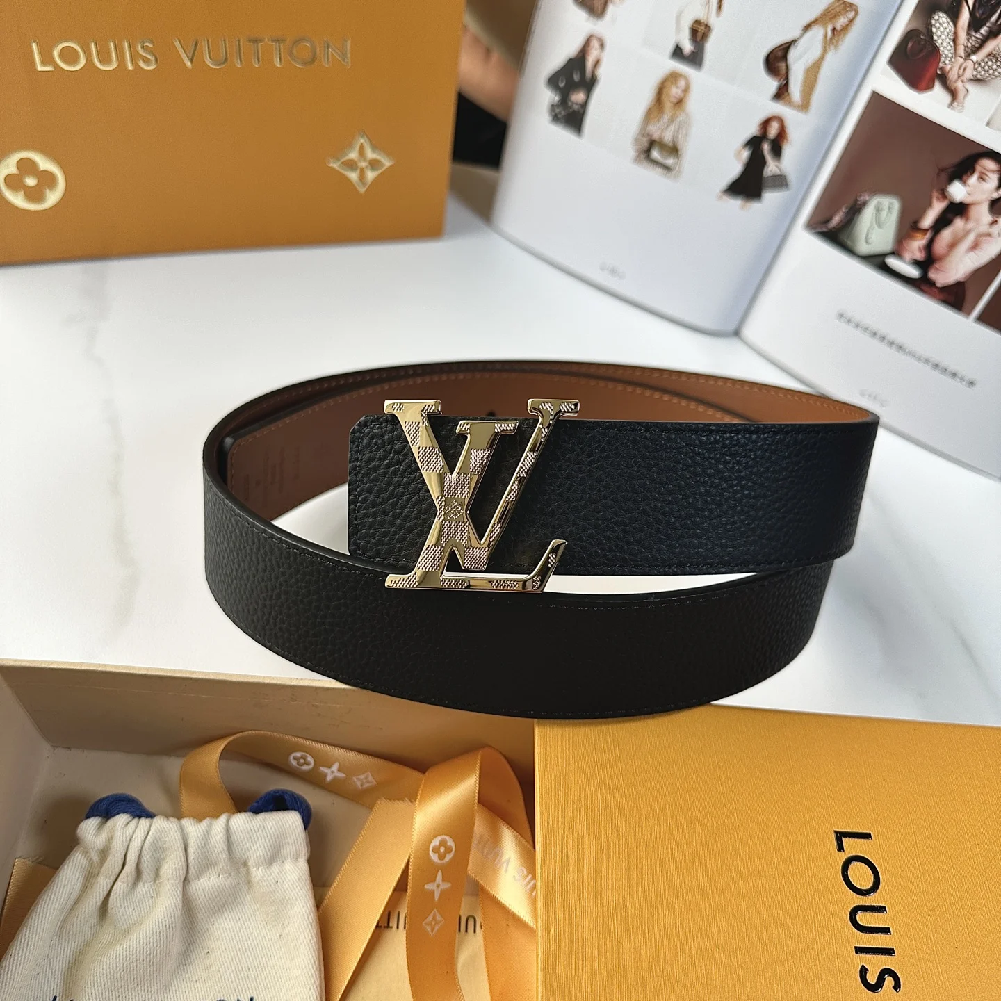 原单LV皮带|高仿LV皮带|精仿LV皮带|一比一LV皮带LV.路易威登  原版品质 代工厂货品 40mm宽度 正品一体铸造五金钢扣  原厂皮料 双面原厂定制面料 区别市场货