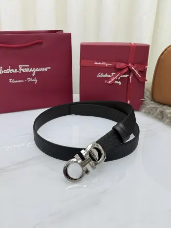 Ferragamo.菲拉格慕 菲拉格慕 宽度3.5cm 高级定制款男士皮带 双面进口牛皮 可双面使用 自行选择搭配 真材实料 很有质感 时尚经典不失风范 搭配精品尾夹扣 长短可自行裁剪