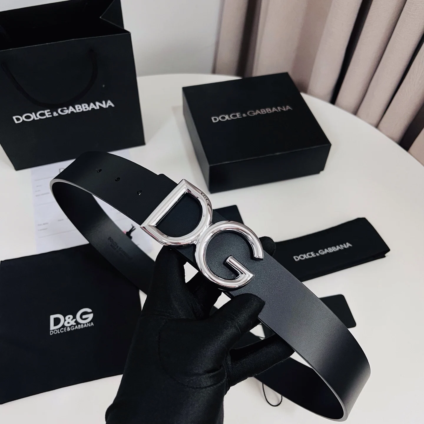 原单DG皮带|高仿DG皮带|精仿DG皮带|一比一DG皮带Dolce Gabbana 新款 金色电镀金属徽标搭扣 搭扣下方设有点扣  无镍搭扣与配件  意大利制造 4.0cm