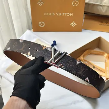 LV.路易威登  宽度 40mm宽度 正品一体铸造五金钢扣 原厂皮料 双面原厂定制进口面料 可双面使用
