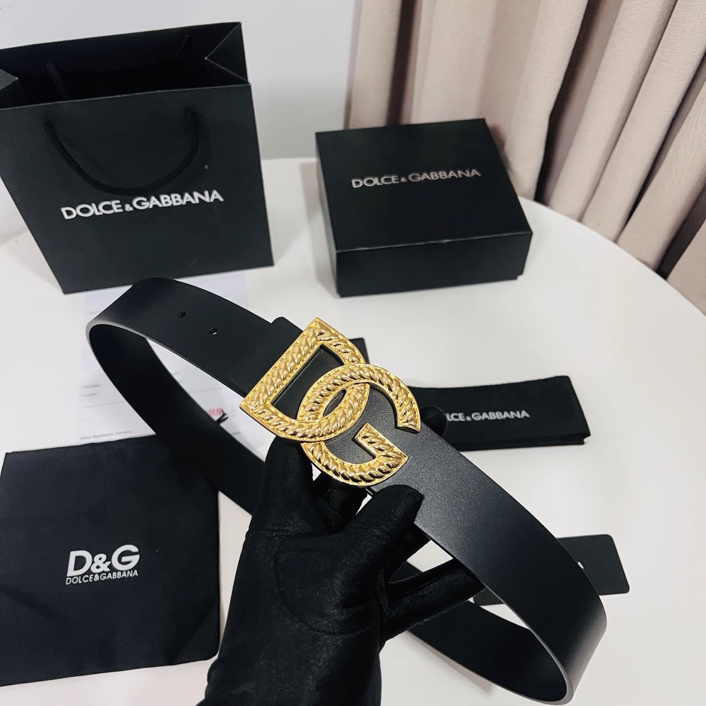 原单DG皮带|高仿DG皮带|精仿DG皮带|一比一DG皮带Dolce Gabbana 新款 金色电镀金属徽标搭扣 搭扣下方设有点扣  无镍搭扣与配件  意大利制造 4.0cm