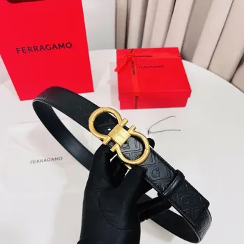 菲拉格慕 新款 版型利落简约 甄选牛皮革手工浸润蜡质 触感通透细腻 耐用性出众 搭配钌金饰面 Gancini 方形中心牌带扣 长度可灵活调节 适配多样身形与风格 3.5cm
