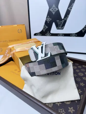 LV.路易威登  宽度 40mm宽度 正品一体铸造五金钢扣 原厂皮料 双面原厂定制进口面料 可双面使用