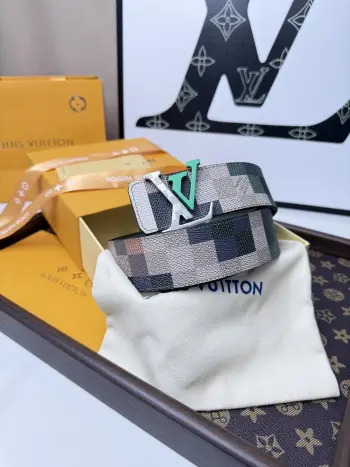 LV.路易威登  宽度 40mm宽度 正品一体铸造五金钢扣 原厂皮料 双面原厂定制进口面料 可双面使用