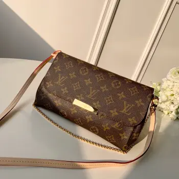 顶级原单 FAVORITE M40718以Monogram 帆布制成可手拿 肩背两用 配有可拆卸式肩带和金属链条 平日携带 典雅高贵 尺寸28x17x4cm