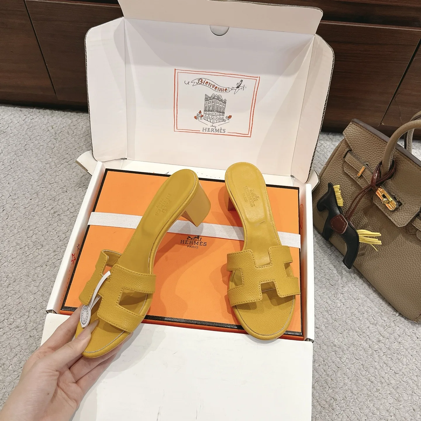爱马仕掌纹新配色凉鞋 女士拖鞋 - 细节图 2