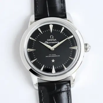 太阳出品出品 白壳 KR Factory 欧米茄 OMEGA BJ9 星座系列 自动机械男表 140.13.39.21.20.001两针 耐磨损蓝宝石玻璃表镜 为此 耀目表盘提供周全保护 腕表尺寸40毫米×9毫米表壳316 精钢表壳搭配意大利皮表带  内部则搭载有欧米茄9015进口机芯 全自动机械型男   动力储备48小时 时尚优雅稳重 雅儒简洁大气  机械腕表 送礼最佳推荐 请认准KR独家品质 太阳出品精致推荐男士机械腕表