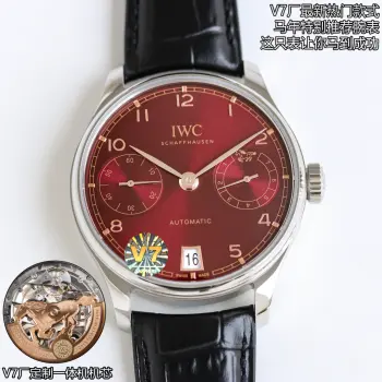 太阳出品出品 V1甲板机V7出品 IWC 万国 葡萄牙系列MK1 新品隆重登场 2026年马年特别款 这只表让你马到成功 戴它必定 马到成功 ——万GUO葡萄牙系列七日链腕表 集时分针 日期 小秒和动显于一身 正所谓功能卓越 大器晚成 有请各路表友品鉴支持  表壳 腕表尺寸42.3mmX14.1m 厚度适中 表壳CNC顶级工艺打磨 太阳出品精致推荐男士多功能机械腕表 立即抢购