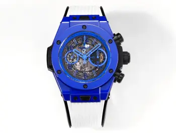 太阳出品出品 全新突破 彩色陶瓷问世 HUBLOT 宇舶 恒宝 HB1 表BIG BANG Unico 大爆炸系列 彩色陶瓷腕表 陶瓷工艺史无前例的重大突破 砸重金耗时四年 得以突破传统的陶瓷材料 全新彩色陶瓷采用精湛的技术 将高压力和高热相融合 无需烧制颜料就能锻造陶瓷 这一全新的陶瓷材质拥有高密度的特性 在此之前 行业尚未在陶瓷材质的工艺技术和美学方面获得如此突破 历经四年时间潜心研发 不遗余力地在对材料的探索路上砥砺前行 标配定制恒宝专属UNICO HUB 1280自动飞返计时机芯 9字位小秒轮 蓝宝石水晶表镜 橡胶表带搭配陶瓷折叠表扣 七彩纹指针质感无可挑剔 45mm 全部功能100%完美实现 天花板级别 欢迎玩家品鉴   太阳出品精致推荐男士多功能机械腕表