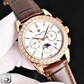 太阳出品出品 百达翡丽 PP R75 复杂功能计时系列上市 Patek Philippe 贵族的艺术品 独家字面加高档内影logo 搭配进口9100多功能机芯 0返修 功能 24小时,星期 星辰 月份 进口316精钢 采用18k品质炉内真空电镀 搭配意大利进口小牛皮 原装折叠扣 尺寸42mm  耐磨防刮蓝宝石玻璃 超强防水50米 简约而不简单 你永远无法拥有一块百达翡丽 你只是在替你的后代保管他 太阳出品精致推荐男士多功能机械腕表