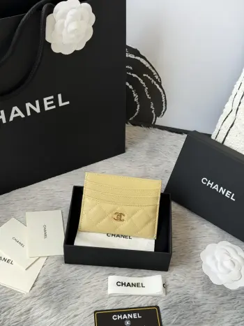  chanel 新品 卡片包鱼子酱牛皮七个卡位 可放零钱 进口意大利鱼子酱牛皮制作+五金logo 太美了 超爱的 颜色如图所示明 收纳方便快捷 迷你卡包 编号 AP4472 尺寸:w11×h10cm