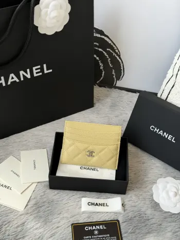  新增彩色银扣chanel 新品 卡片包鱼子酱牛皮七个卡位 可放零钱 进口意大利鱼子酱牛皮制作+五金logo 太美了 超爱的 颜色如图所示明 收纳方便快捷 迷你卡包 编号 AP4472 尺寸:w11×h10cm