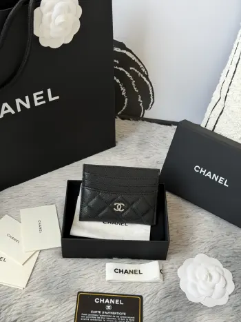  chanel 新品 卡片包鱼子酱牛皮七个卡位 可放零钱 进口意大利鱼子酱牛皮制作+五金logo 太美了 超爱的 颜色如图所示明 收纳方便快捷 迷你卡包 编号 AP4472 尺寸:w11×h10cm
