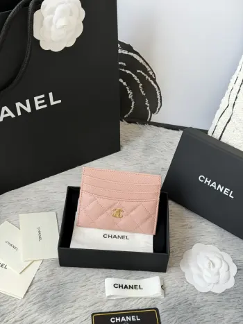  chanel 新品 卡片包鱼子酱牛皮七个卡位 可放零钱 进口意大利鱼子酱牛皮制作+五金logo 太美了 超爱的 颜色如图所示明 收纳方便快捷 迷你卡包 编号 AP4472 尺寸:w11×h10cm