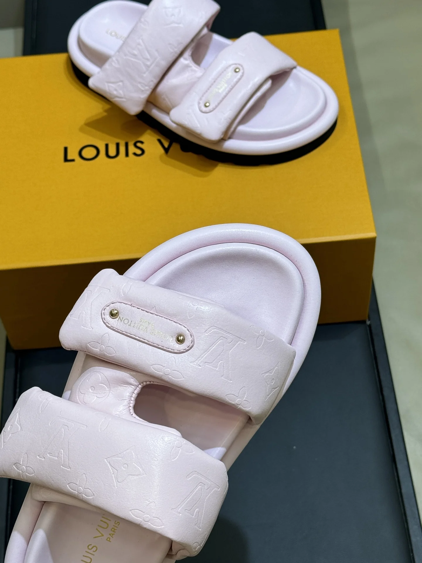 JimmyChoo Summer new style slippers, unisex slippers. - Detail view 5