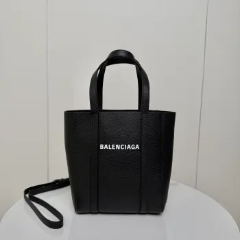  小号 tote.𝐁𝐚𝐥𝐞𝐧𝐜𝐢𝐚𝐠巴黎c家字标托特包.原厂品质 里外全皮.纯纯的质感.斜挎手提都可内部空间超大 通勤旅游巨能装 小内袋可拆卸 小号尺寸  长19 高21  厚10cm货号188080