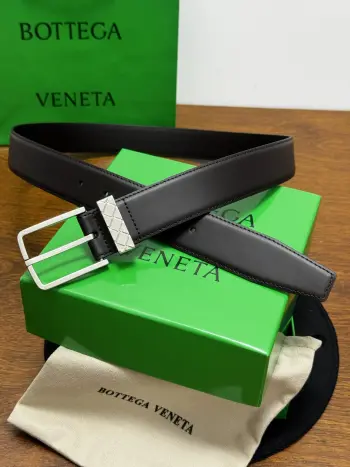 BOTTEGA VENETA 3.5cm 咖啡Intreccio Loop编织圆环腰带 手工新款牛皮经典之作 每个细节都体现出至高的品味和格调 整体造型增添优雅韵味 低调奢华的典范 优雅迷人气息且精致的手工艺制作 