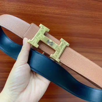 爱马仕男士腰带Hermes爱马仕 男士双面皮腰带 双面头层牛皮 双面可用 搭配精品钢扣五金 做工精致 实物拍摄 高端奢华 宽度3.8cm